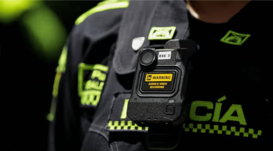 Cortesía Uniformes de la Policía