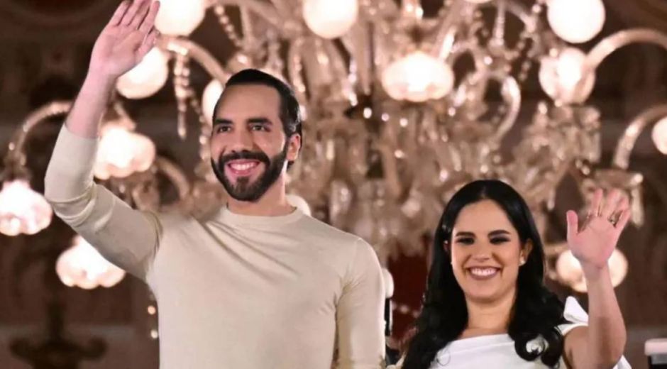 Nayib Bukele y su esposa Gabriela Rodríguez.