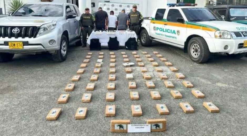 Camioneta de la UNP incautada con cocaína. 