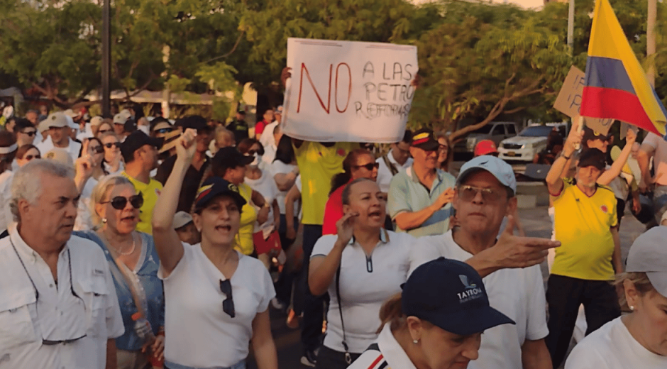 'Marcha de la mayoría' en Santa Marta