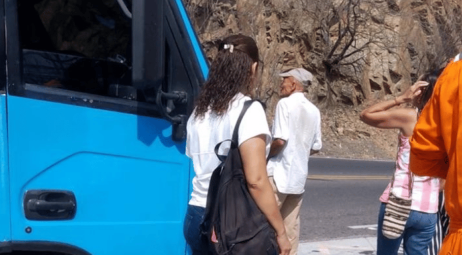 Este martes otro bus de transporte público presentó fallas mecánicas