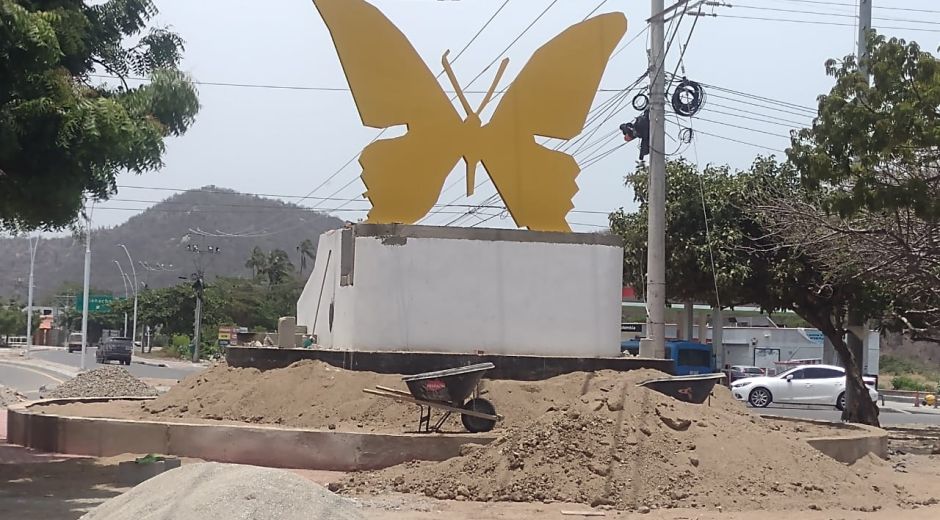 Las mariposas amarillas son una de las esculturas que recibirán a los turistas.