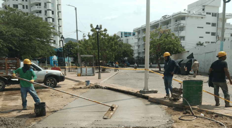 Una década después, la Alcaldía por fin tapa un enorme hueco en El Rodadero