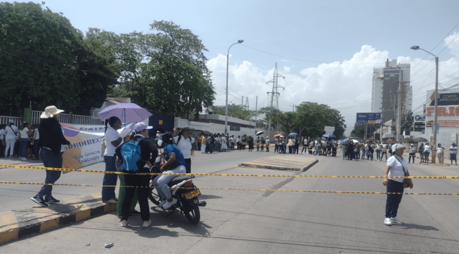 Madres comunitarias protestaron por falta de contratos y el pago de salarios pendientes