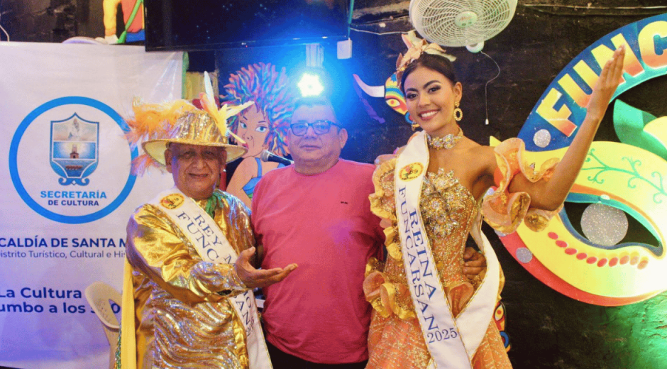 Secretario de Cultura Darío Linero, junto al Rey Momo Rafael Muñóz y Andrea Espitian, Reina del Carnaval del Sur, Funcarsan