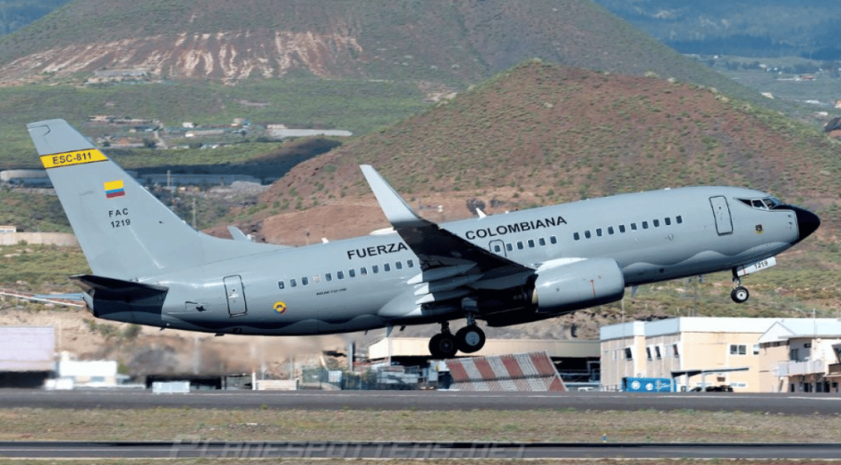 Avión de la Fuerza Aérea