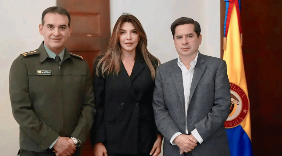Reunión alcaldesa Luz Helena Andrade, ministro del Interior, Juan Fernando Cristo y el director general de la Policía Nacional, William Salamanca.