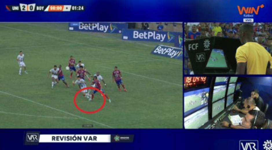 Foto: @ElVarCentral Revisión VAR