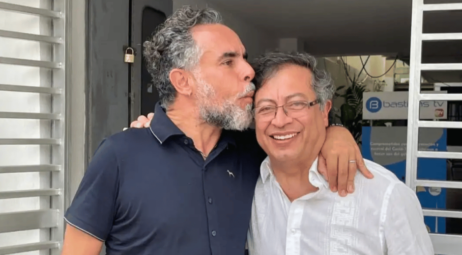 Cortesía Decreto, carta y militancia exprés: la movida frustrada de Petro para encargar a Benedetti