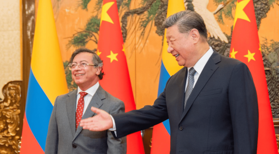 El Presidente Gustavo Petro y el mandatario de China, Xi Jinping.