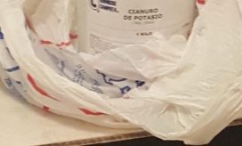 Este fue el recipiente que se encontró en el baño de los Pizano. 