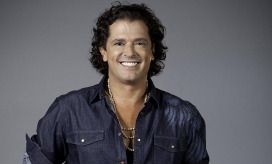 Carlos vives, Cantautor Samario.