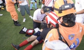 Zonacero.com La vieja gloria del balompié nacional se desplomó a los 22 minutos del primer tiempo.