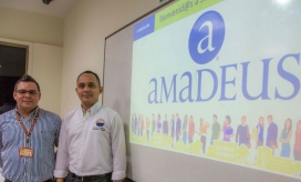 El docente encargado de dictar la materia, administrador Elder Alberto Mejía Martínez y el director del Programa, administrador especialista Humberto Calabria Arrieta.