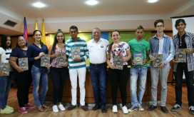 Estudiantes de Idea.