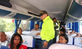 Empresas que transportan y venden tiquetes a personas ilegales serán citadas por las autoridades. 