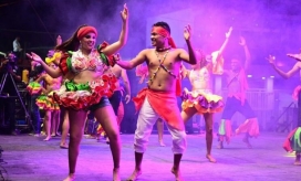 Presentación de la reina central