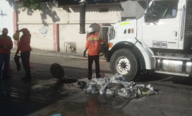 Sacos hallados en el colector Ferrocarril.