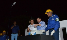 La presentación de las nuevas luminarias estuvo encabezada por el alcalde Rafael Martínez.