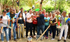 Alcaldía de Santa Marta Campesinos recibieron insumos por parte de la Alcaldía Distrital.