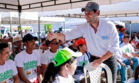 Cortesía El Mello se reunió con habitantes del corregimiento de Palermo y aspirantes al Concejo Municipal.