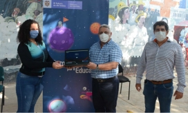 Entrega de computadores.