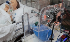 El gerente para la Atención Integral de la pandemia del covid-19, Luis Guillermo Plata, indicó que se están negociando 1.500 más, lo cual llevaría a un total de 6.228 ventiladores disponibles este año.