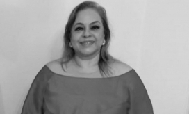 Mónica Name de Karawi.