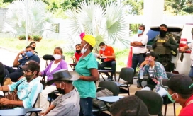 Los voceros de la comunidad, en reuniones con el gobierno distrital. Cortesía.