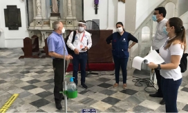 Verificación de protocolos en iglesias.