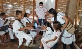 El rector Pablo Vera llegó hasta la comunidad para inaugurar el punto digital de acceso a internet.