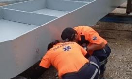 Paramédicos en el lugar de los hechos.