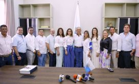 Carlos Pinedo Cuello y la mayoría de su gabinete.