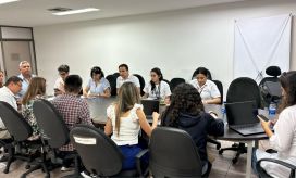 Mesa de trabajo en la Secretaría de Salud