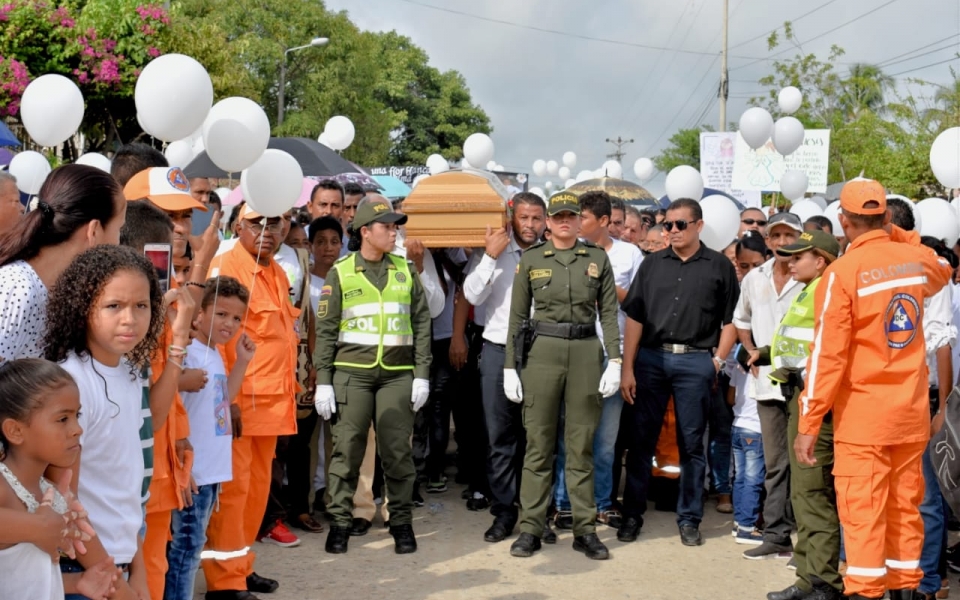 Las autoridades presentes en el último adiós. 