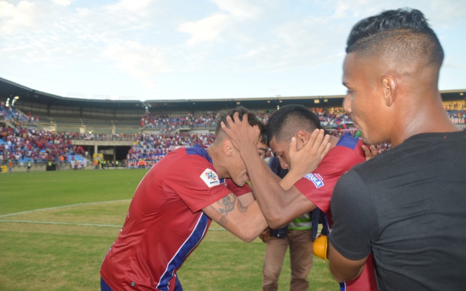 Los jugadores celebraron y dejaron ver su emoción por el triunfo. 