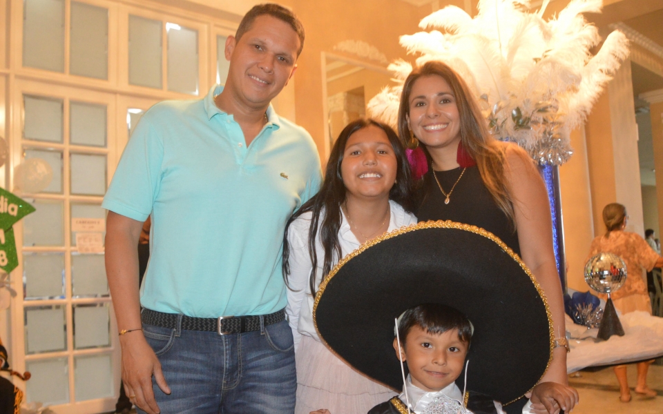 Óscar Mejía-Seguimiento. Carlos Mario Mejía, Carlos Andrés Mejía, Nayara Vargas y María Fernanda Mejía