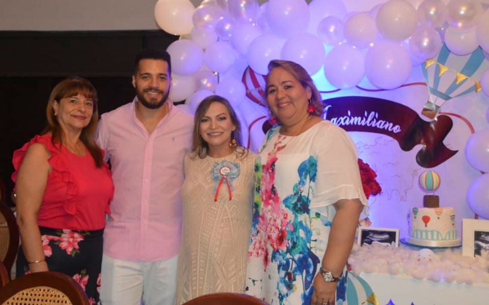 Carlos Martínez, Anni Suárez y Leisdy Medina