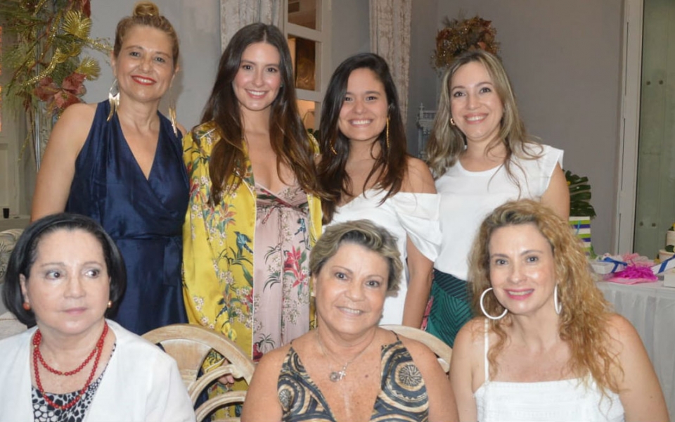 Óscar Mejía-Seguimiento Taliana Vargas, María Paulina Carrillo, Martha Abello, Zarita Abello, Milta Carrillo, entre otros invitados.