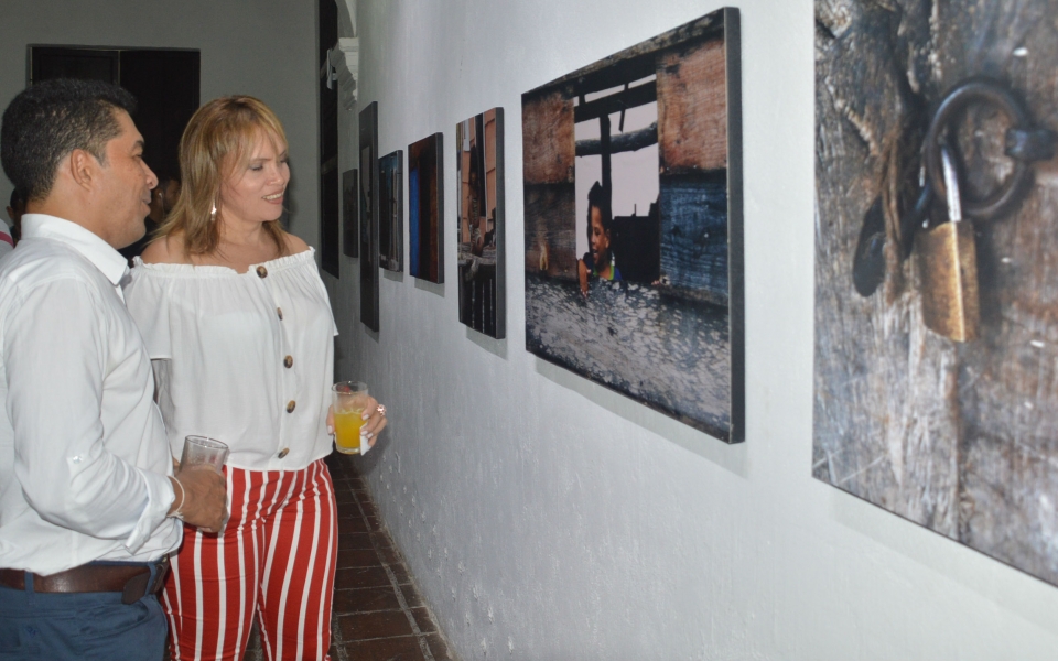 Óscar Mejía-Seguimiento. Asistentes a la exposición que se realizó en el Museo de Arte del San Juan Nepomuceno