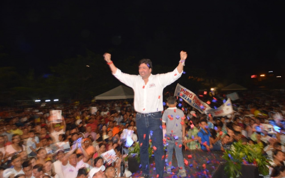Óscar Mejía | Seguimiento.co Fabián Castillo, ovacionado por el público de Ciénaga.
