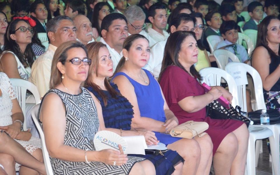 Público asistente a la ceremonia de apertura del VIII SAMUN. 