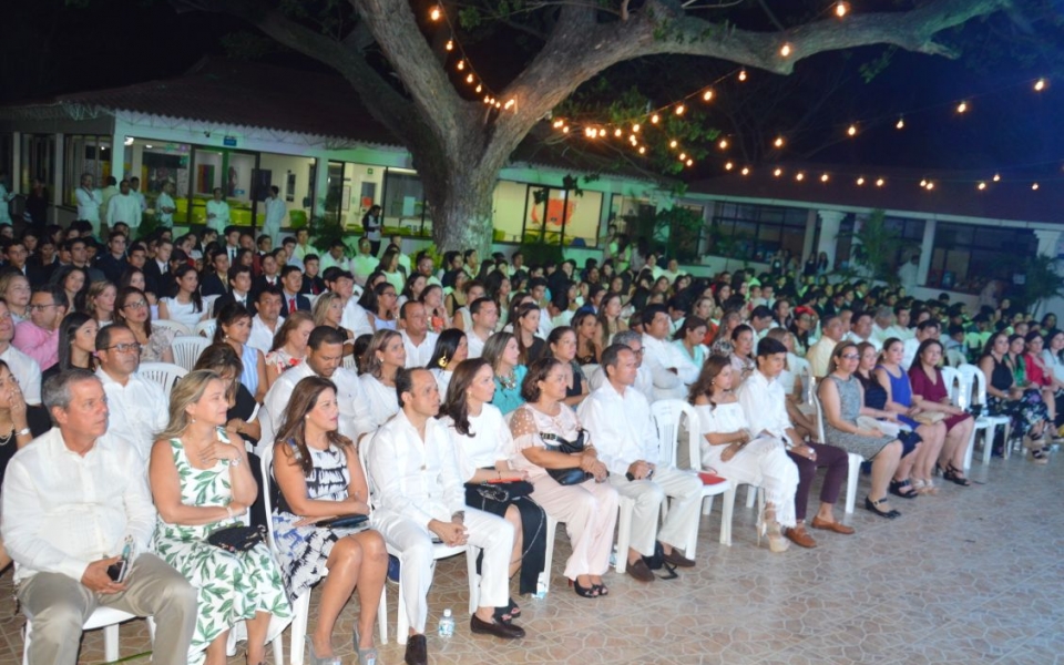 Público asistente a la ceremonia de apertura del VIII SAMUN. 