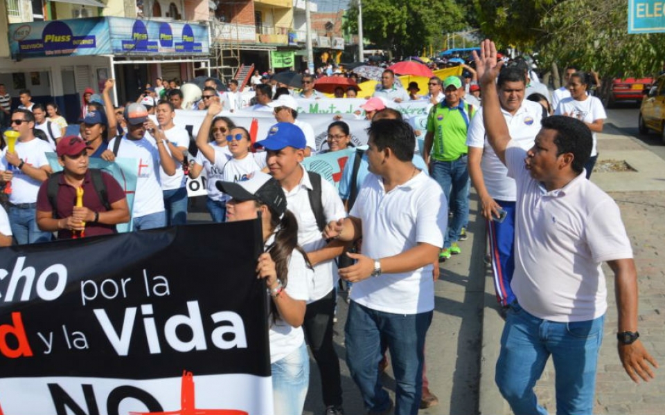 La marcha inició desde las 3:00 p.m.