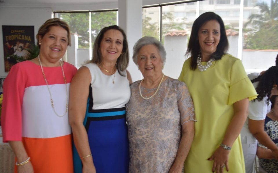 Oscar Mejía/seguimiento.co Irma Solano, sus hijas María del Pilar, Ileana y Luz Elena Correa Solano.