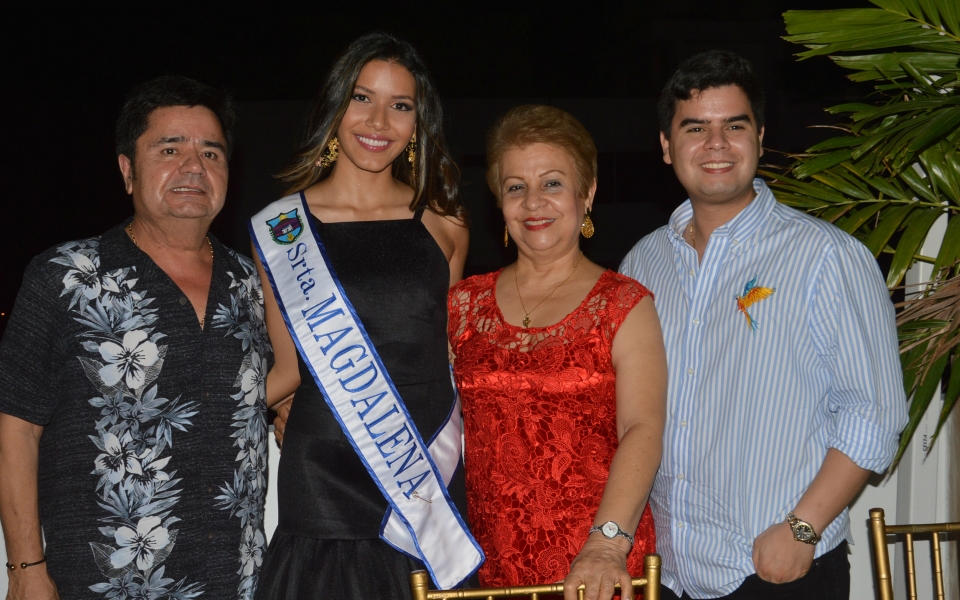Camilo David, Margrita Yanet, Camilo Andrés David y Samara Saghair Granados.