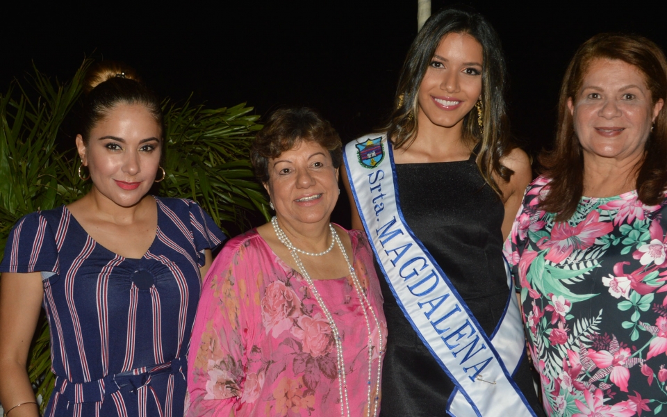 Duzana de Bolaño, Adriana de Silva y Hilda de Gómez.