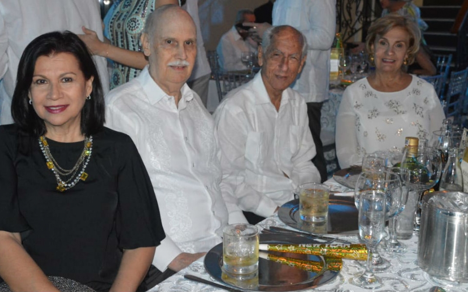 María Alejandra Galofre, Jesús Manrique Vives y Beatriz Vives Gutiérrez