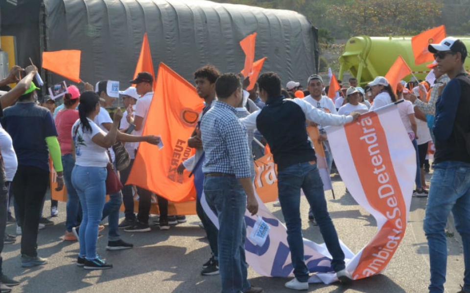 Miembros de Fuerza Ciudadana marchan por el sector de Mamatoco.