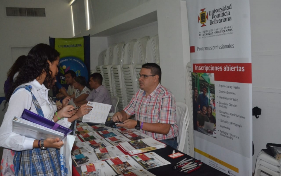 Feria de Universidades en el Colegio Bilingüe Santa Marta